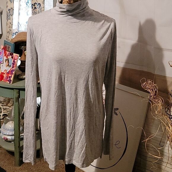 Vina Grey Turtleneck Size XL - Picture 1 of 6